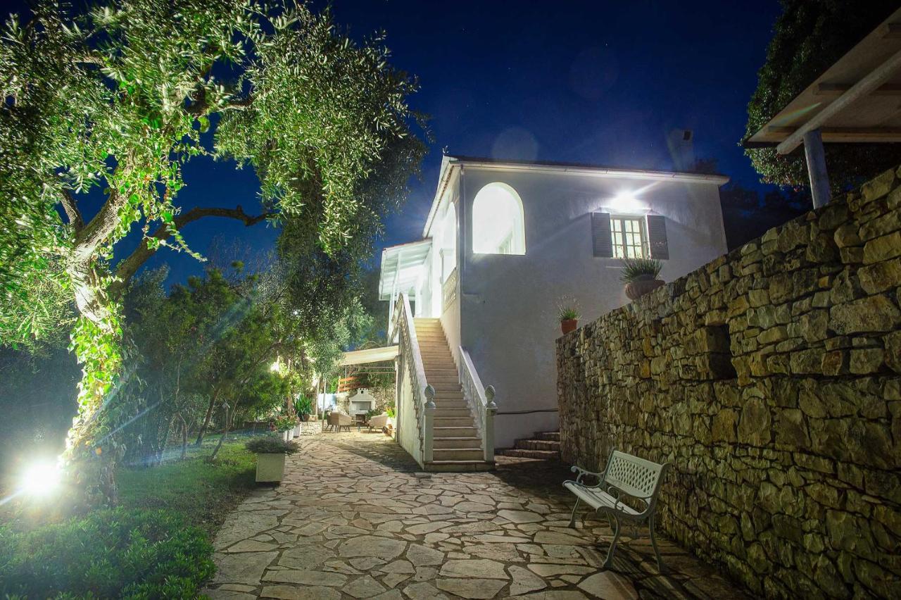 Paxosblue Suites & Villas Gaios Eksteriør bilde